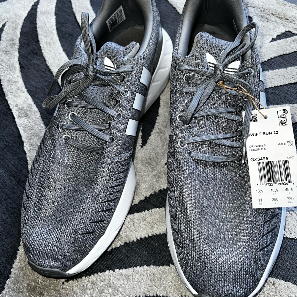 Brand New Adidas Men's Gray and White Sneakers- Swift Run 22 - Picture 2 of 7